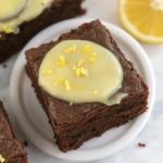 Sitronkrem brownie med mørk sjokolade oppskrift, Hvordan lage brownie med sitronkrem og havremel, Enkel brownie med sitronkrem og mørk sjokolade, Sitronbrownie med mørk sjokolade og havremel, Søt dessert med sitronkrem brownie og sjokolade, Glutenfri brownie med havremel og sitronkrem, Sitronkrem og mørk sjokolade til brownieoppskrift, Perfekt sitronkrem brownie med havremel, Brownie med mørk sjokolade og sitronkrem lag selv, Deilig havremel brownie med sitronkrem, Sitronbrownie med krem og sjokoladebiter, Hvordan lage brownie med sitronkremfyll, Sunnere brownie med havremel og sitronkrem, Tradisjonell brownie med sitronkrem og sjokolade, Brownie med mørk sjokolade og fyldig sitronkrem, Sitronkrem og mørk sjokolade på havrebasis, Oppskrift på brownie med sitron og sjokolade, Saftig brownie med sitronkrem og havremel, Sitronbrownie med kremet fyll og sjokolade, Enkel dessert med havremel og sitronkrem.