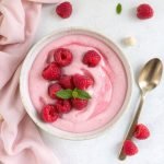 Lett og fløyelsmyk debesmanna oppskrift, Hvordan lage latvisk bærskum hjemme, En enkel guide til debesmanna, Debesmanna med friske bær og sukker, Klassisk oppskrift på latvisk bærskum, Hvordan vispe perfekt debesmanna, Tips til kremete latvisk bærskum, Debesmanna med sesongens friske bær, Den beste oppskriften på debesmanna, Fløyelsmykt bærskum for alle anledninger, Sunn og søt latvisk dessert, Hvordan lage luftige debesmanna, Debesmanna uten sukker - sunnere alternativ, Perfekt dessert med latvisk bærskum, Hvordan servere debesmanna med krem, Lag rask og lett debesmanna, Triks for feilfri debesmanna hver gang, Beste bær for debesmanna-oppskrifter, Luftig og lett latvisk bærskum, Sunn dessertidé med debesmanna og bær.