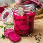 Hjemmelagde syltede rødbeter oppskrift, Enkel oppskrift på syltede rødbeter, Syltede rødbeter med eddik og sukker, Tradisjonell oppskrift på syltede rødbeter, Syltede rødbeter for lang holdbarhet, Hvordan lage hjemmelagde syltede rødbeter, Beste oppskrift på syltede rødbeter, Søt og sur syltede rødbeter oppskrift, Syltede rødbeter med krydder, Hjemmelagde rødbeter i eddiklake, Rødbeter oppskrift for nybegynnere, Sunn oppskrift på syltede rødbeter, Syltede rødbeter med løk og krydder, Syltede rødbeter til jul, Hjemmelaget rødbetlake med sukker og eddik, Hvordan oppbevare syltede rødbeter hjemme, Klassisk syltede rødbeter med smak, Enkel guide til syltede rødbeter, Syltede rødbeter uten konserveringsmidler, Tradisjonelle syltede rødbeter fra bunnen av.